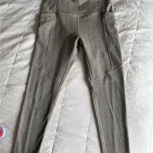 CALIA by Carrie Underwood Gray Patterned Leggings - L